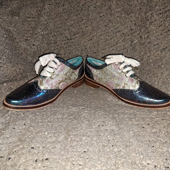 IRREGULAR CHOICE-Float Away-Tooled Oil Slick Oxfords-Embroidery-Sz 43-Near Mint main image 4